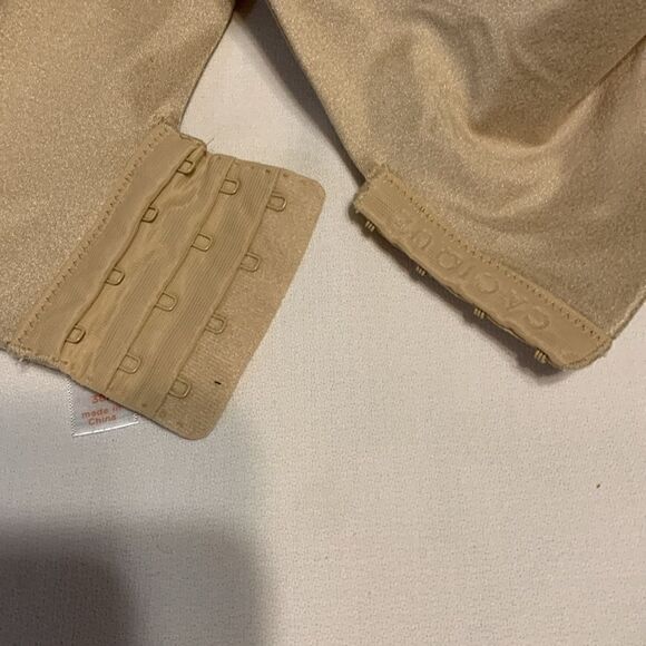 CACIQUE Size 38F underwire and lightly padded seamless bra. Color nude - Picture 2 of 6